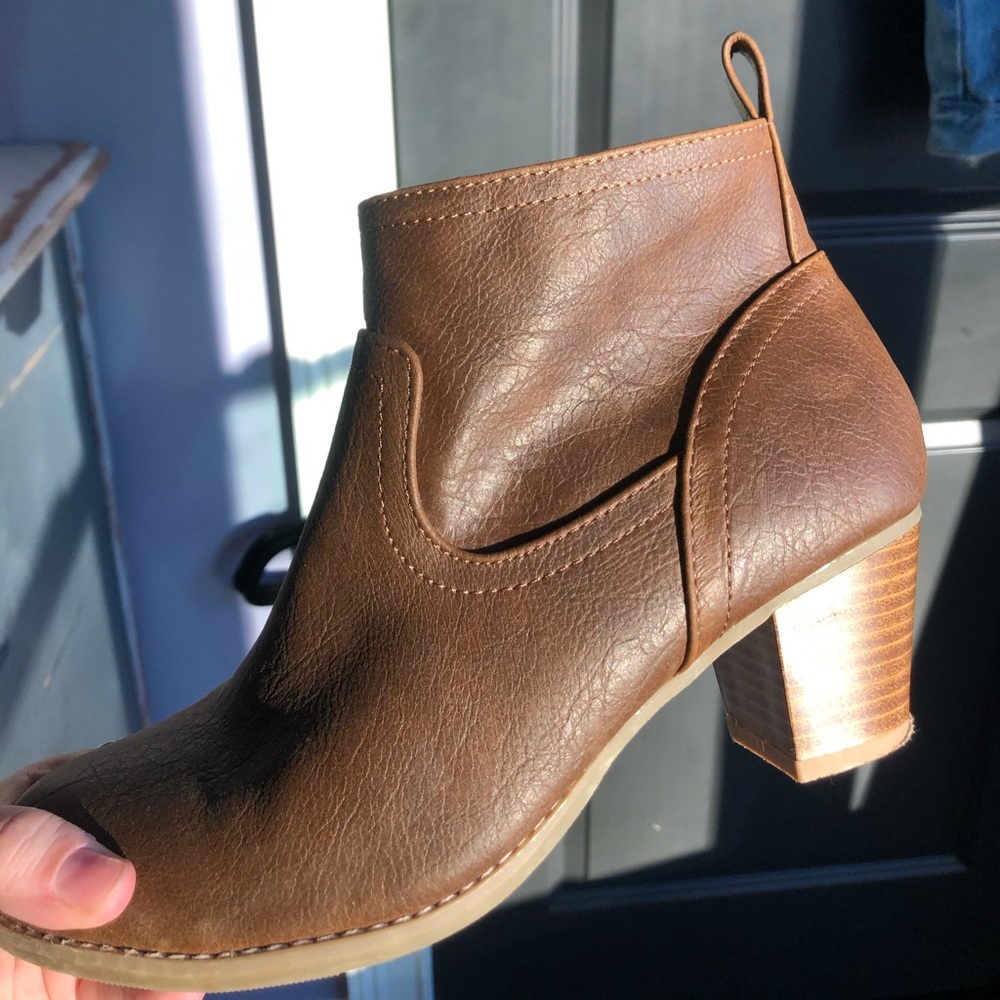 Size 7 Leather Booties